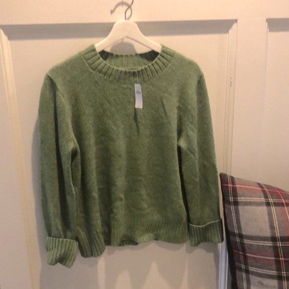 Banana Republic Sweaters - Banana Republic green wide cuff sweater, boxy/oversized fit, new with tags